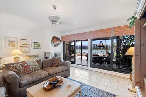 313 La Peninsula Blvd #313, Naples, FL 34113 photo 9