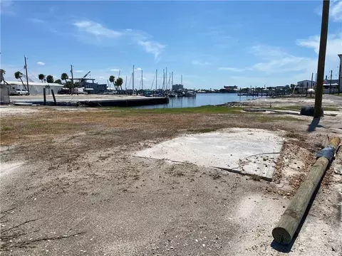 19281 Apt 8 San Carlos Blvd, Fort Myers Beach, FL 33931