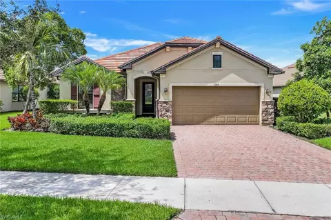 7244 Live Oak Dr, Naples, FL 34114