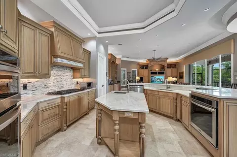 1237 Pocantico Ln, Naples, FL 34110 photo 8