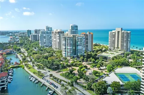 4255 Gulf Shore Blvd N #405, Naples, FL 34103