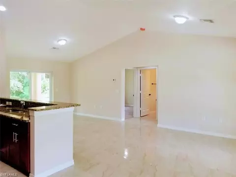 6534 Forest Cir, Labelle, FL 33935 photo 5