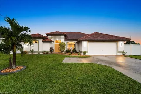 1425 Country Club Blvd, Cape Coral, FL 33990