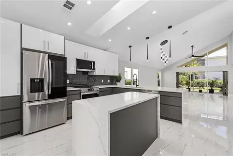 1601 Weybridge Cir #11, Naples, FL 34110