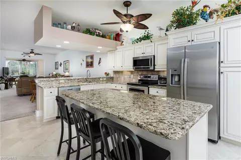 6760 Beach Resort Dr #5, Naples, FL 34114
