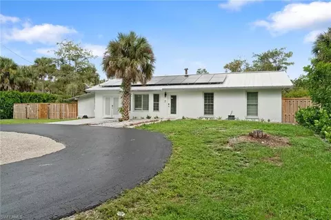 180 21st St NW, Naples, FL 34120