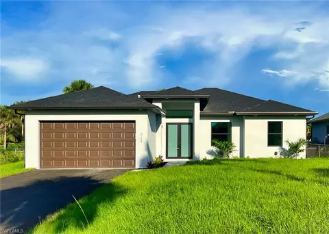 3148 Everglades Blvd S, Naples, FL 34117