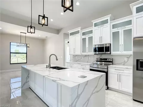 2725 NW 41st Pl, Cape Coral, FL 33993