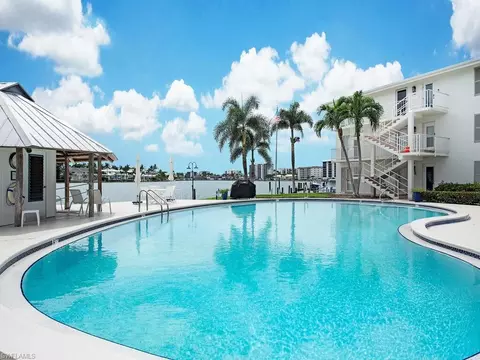 322 Harbour Dr #202D, Naples, FL 34103