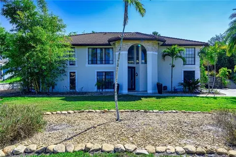 1621 N Copeland Dr, Marco Island, FL 34145