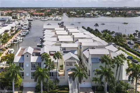 1001 10th Ave S #204, Naples, FL 34102