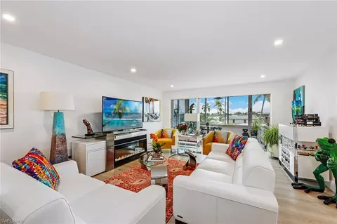 3410 Gulf Shore Blvd N #303, Naples, FL 34103