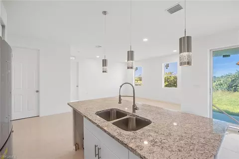 9002 E Castle Cir, Labelle, FL 33935 photo 16