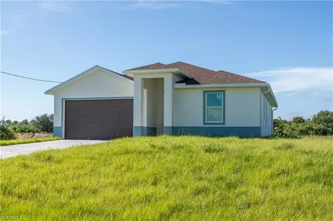 9002 E Castle Cir, Labelle, FL 33935 photo 2