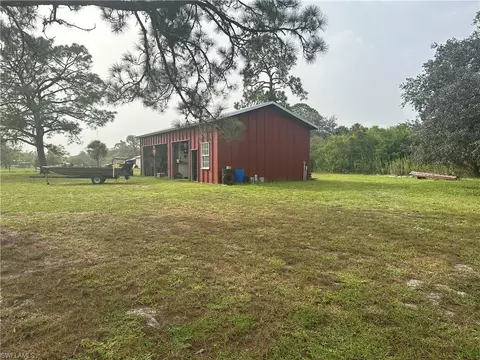 22841 N River Rd, Alva, FL 33920