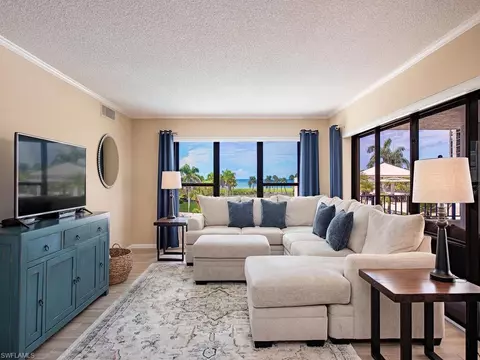 4451 Gulf Shore Blvd N #301, Naples, FL 34103