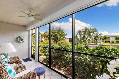 788 Park Shore Dr #F14, Naples, FL 34103