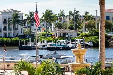 450 Bayfront Pl #4202, Naples, FL 34102