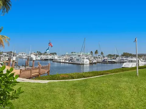 813 Buttonwood Ct, Marco Island, FL 34145