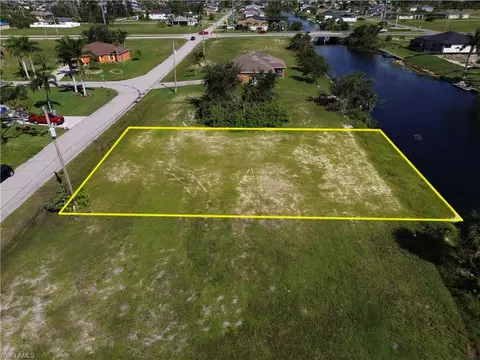 2436 SW 1st Ter, Cape Coral, FL 33991