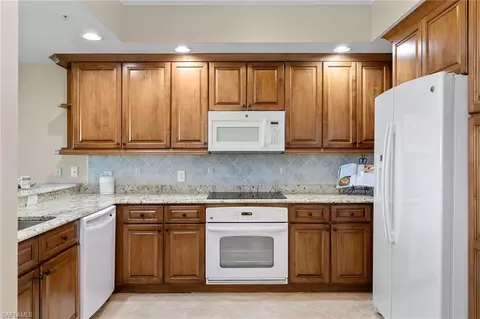 325 Dunes Blvd #904, Naples, FL 34110 photo 9