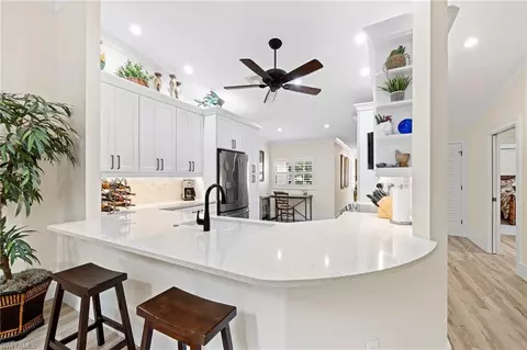 526 Lake Louise Cir #4-402, Naples, FL 34110