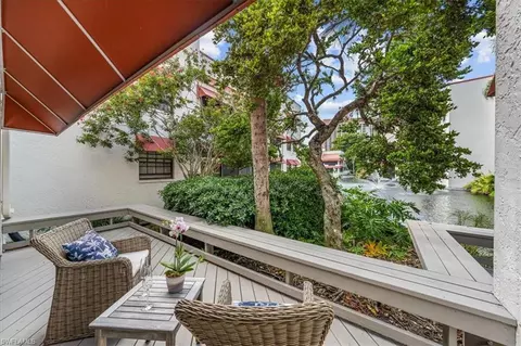 515 Serendipity Dr, Naples, FL 34108