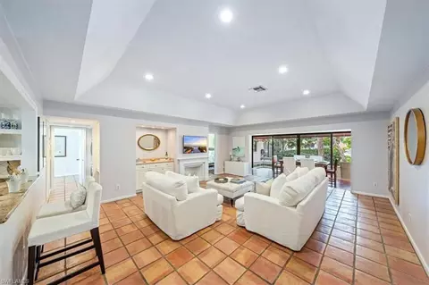 515 Serendipity Dr, Naples, FL 34108 photo 4