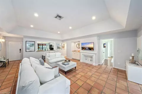 515 Serendipity Dr, Naples, FL 34108 photo 2