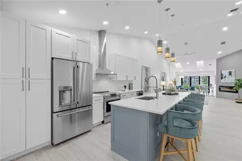 567 Park Shore Dr #G-4, Naples, FL 34103