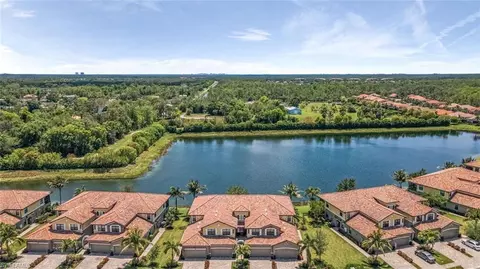 9490 Napoli Ln #202, Naples, FL 34113