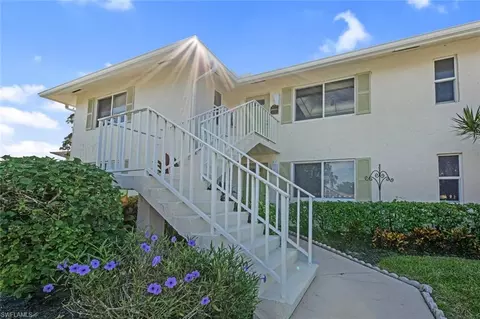 100 Winding Way #4, Naples, FL 34112