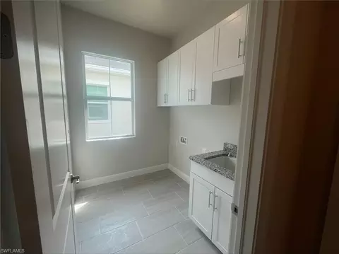9204 Cayman Dr, Naples, FL 34114