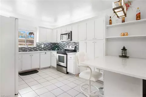 215 Cypress Way E #D1, Naples, FL 34110 photo 7