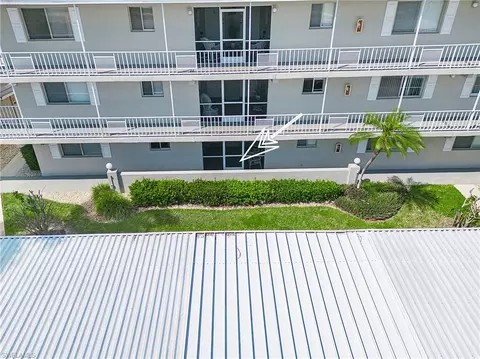 215 Cypress Way E #D1, Naples, FL 34110 photo 22
