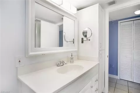 215 Cypress Way E #D1, Naples, FL 34110 photo 15