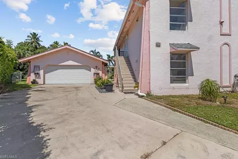 93 Dolphin Cir, Naples, FL 34113 photo 2