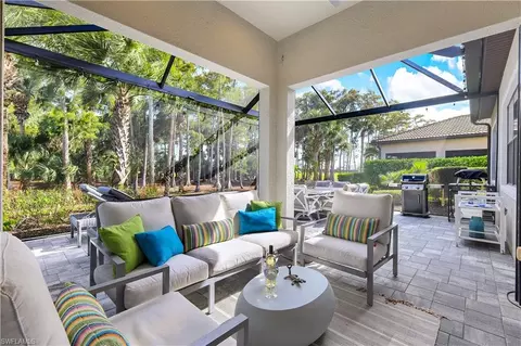 9430 Greyhawk Trl, Naples, FL 34120