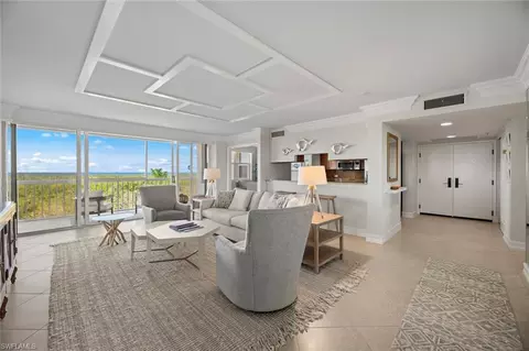 6585 Nicholas Blvd #504, Naples, FL 34108