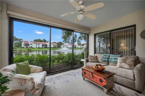 509 Beachwalk Cir, Naples, FL 34108