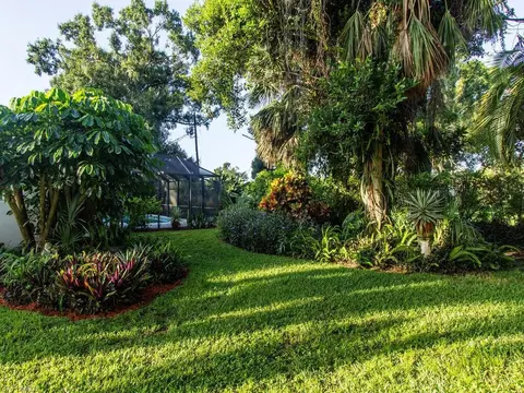277 Burning Tree Dr, Naples, FL 34105 photo 5