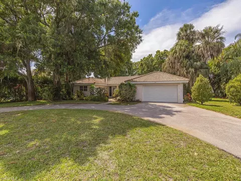 277 Burning Tree Dr, Naples, FL 34105 photo 2