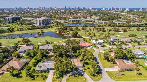 277 Burning Tree Dr, Naples, FL 34105
