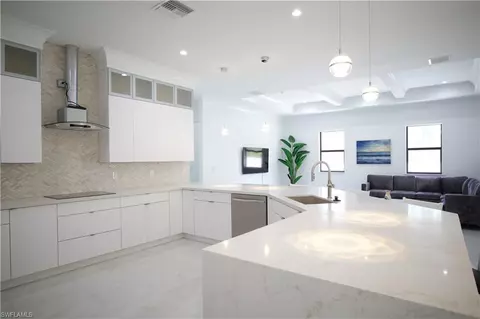 3032 8th Ave NE, Naples, FL 34120