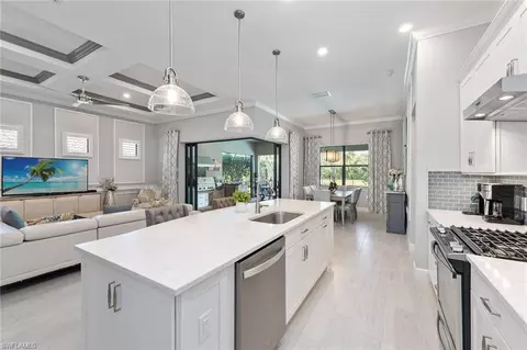 2770 Aviamar Cir, Naples, FL 34114 photo 12