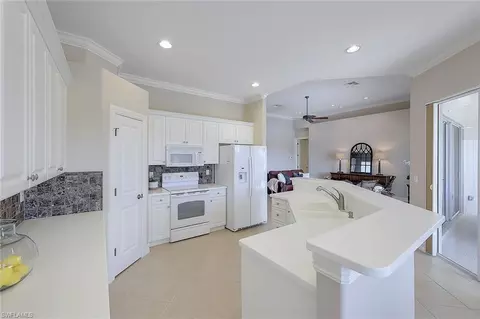 6074 Divot Ct, Naples, FL 34113 photo 9