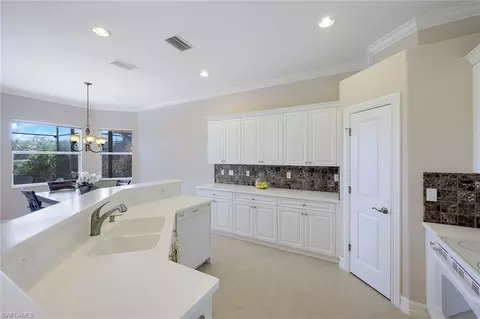 6074 Divot Ct, Naples, FL 34113 photo 8
