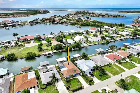 152 San Salvador St, Naples, FL 34113