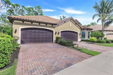9469 Isla Bella Cir, Bonita Springs, FL 34135
