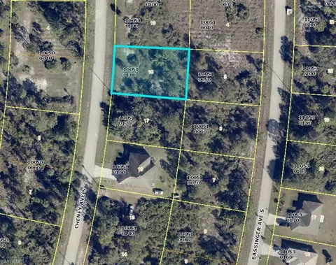 1039 Cheney Ave, Lehigh Acres, FL 33974